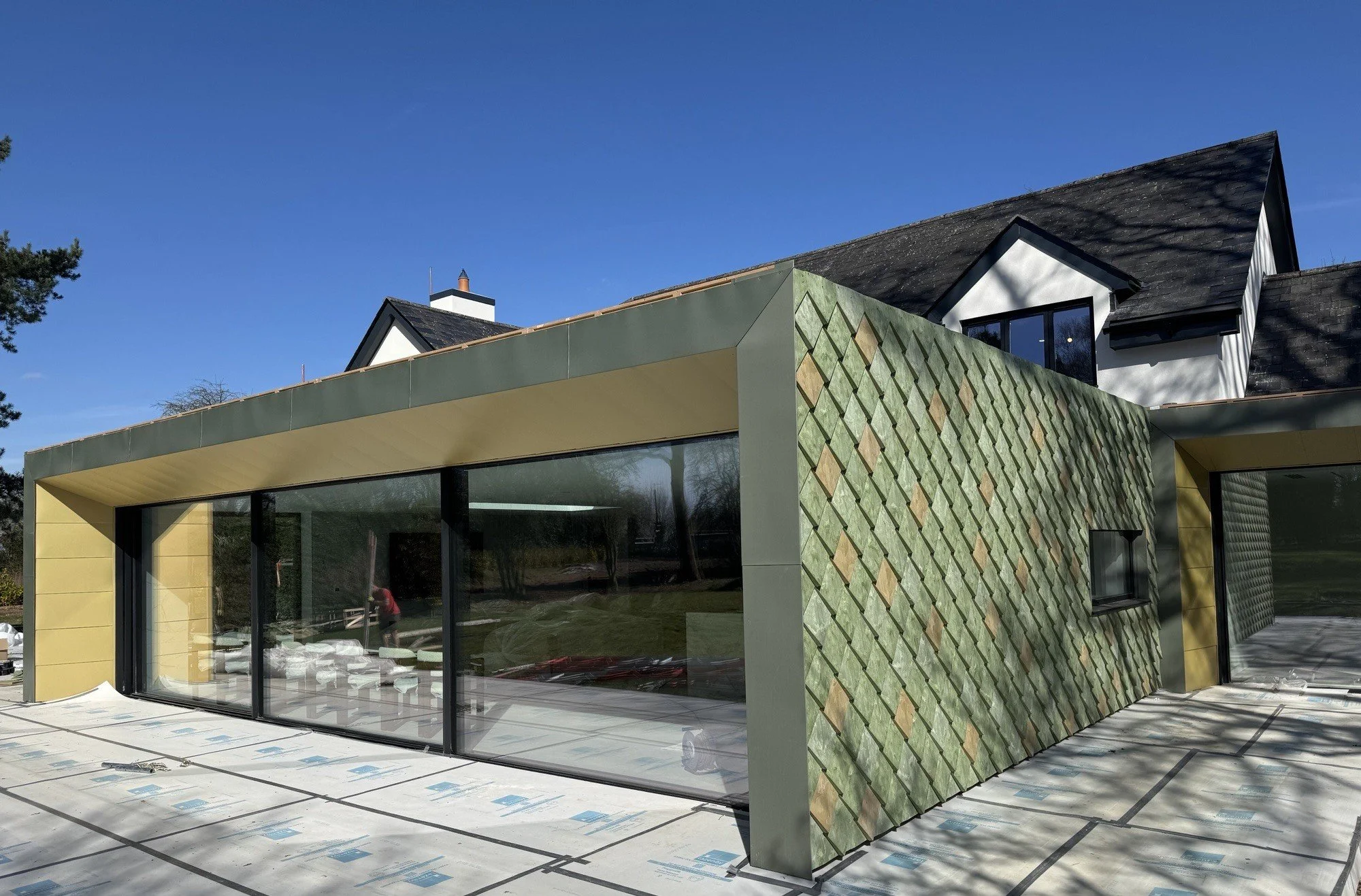 Pardown Oakley UK_opening_gesneden.jpeg
