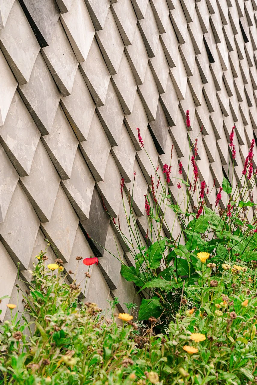 Nestled in Belgium, this residential marvel showcases a commitment to sustainability with our First One tiles adorning its roof. Serving as more than mere protection, the roof represents a fusion of innovation and environmental responsibility. This i
