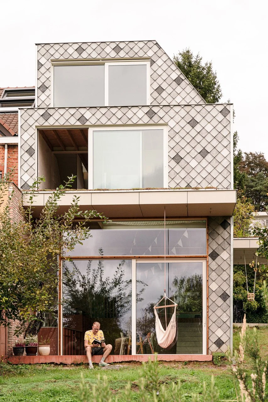 This stunning residence in Belgium, crafted by no.ma architects, embraces sustainability with our First One tiles as roofing cladding. The roof serves not only as a protective layer but as a symbol of innovation and environmental consciousness. This 