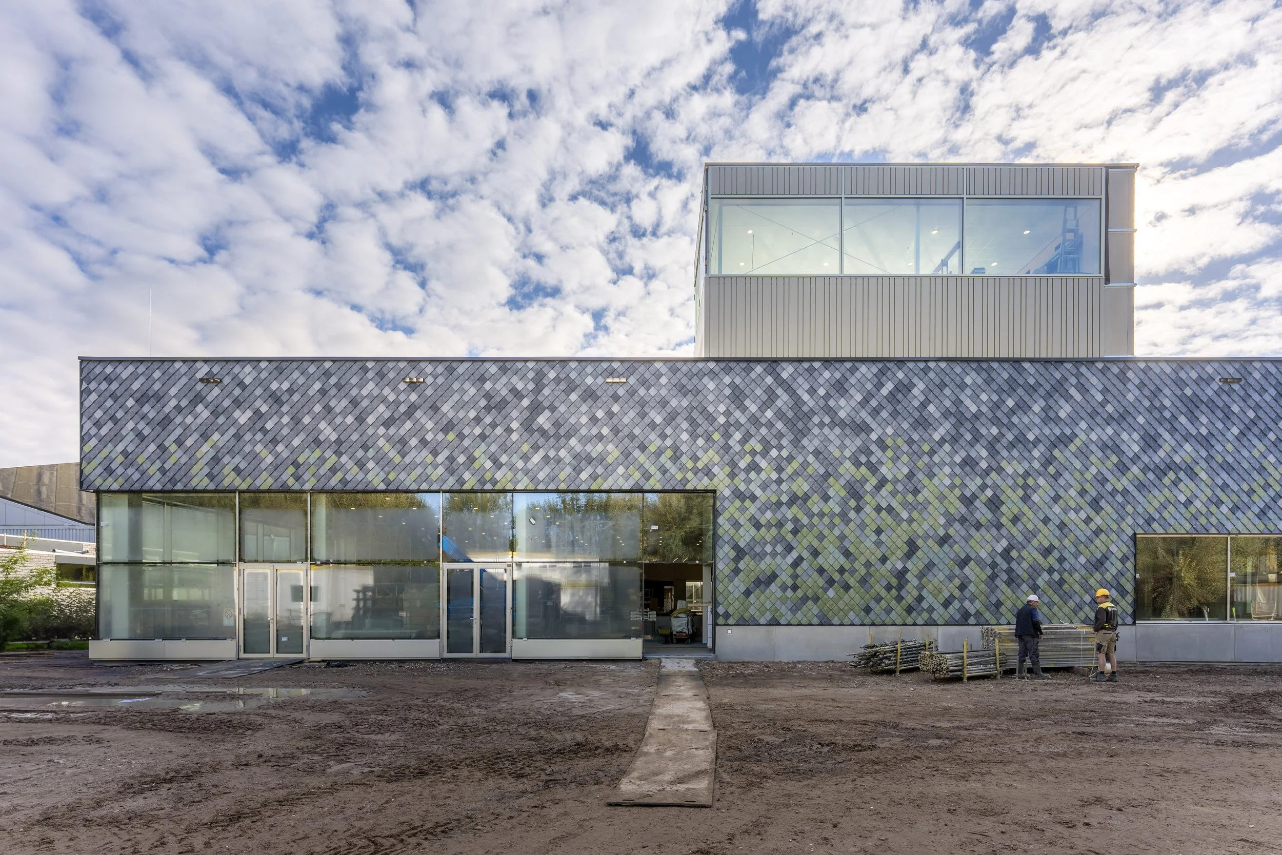 Pretty Plastic: from Pavillion to Pool