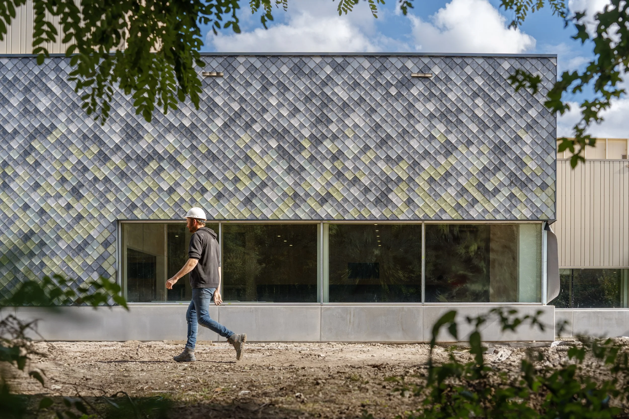 PrettyPlastic_Tongelreep_Maartenvan Apeldoorn_uitvoerder_pano.jpg